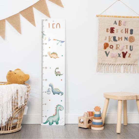 Kidsmood - Personalisierte Messlatte Kinder aus Aluverbund – Hochwertige Messleiste & Wand-Deko für Kinderzimmer mit abenteuerlichem Dinosaurier – Tolles Taufgeschenk für Mädchen & Jungen (65-140cm)