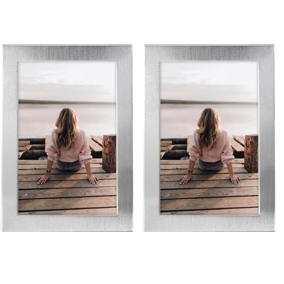 Hama Bilderrahmen 10x15 (Fotorahmen, Portraitrahmen, Hochformat, Querformat, zum Hängen, Hinstellen, Hängevorrichtung, Aufsteller, Samt, Samtrückwand, Glasscheibe, Bildformat 10 x 15 cm) silber