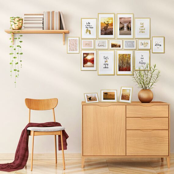 bomoe 18er Bilderrahmen Set – 6x 10x15 cm, 4x 13x18 cm, 4x 18x24 cm, 4x 20x30 cm Fotowand Bilder Set Holz & Kunststoffglas Holzbilderrahmen mit Passepartout Gold