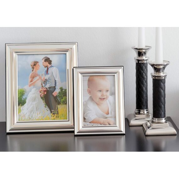 EDZARD Bilderrahmen Sunset für Foto 9 x 13 cm, edel versilbert, anlaufgeschützt, mit Samtrücken, Fotorahmen zum Stellen