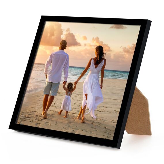 Americanflat Bilderrahmen 25x25 cm aus Kunststoff (2er Pack) - Bilderrahmen quadratisch 25x25 cm mit bruchsicherer Scheibe - inklusive Ständer und integrierter Aufhängung - Schwarz
