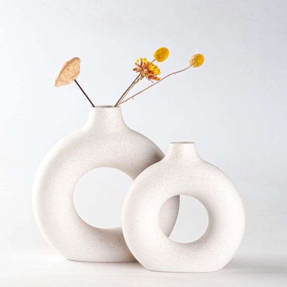 Sawoake Weiße Donut Keramik Vase Satz von 2 für Moderne Home Decor, Runde Matte Vasen für Pampasgras, Neutral Boho Nordic Minimalismus Stil Blumenvasen（Supergroß+Groß）