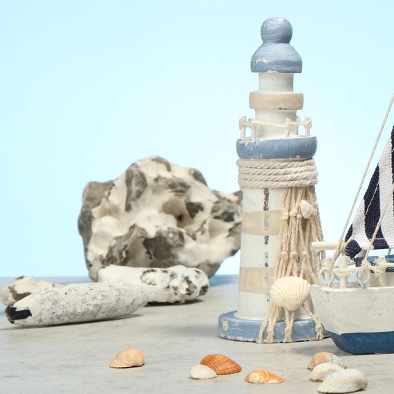 com-four® 2X Deko Leuchttürme aus Holz für Bad und Wohnbereich - Maritimes Leuchtturm Deko-Set – Kleine Leuchttürme im Used-Look (2 Stück Leuchtturm - blau/weiß/beige)