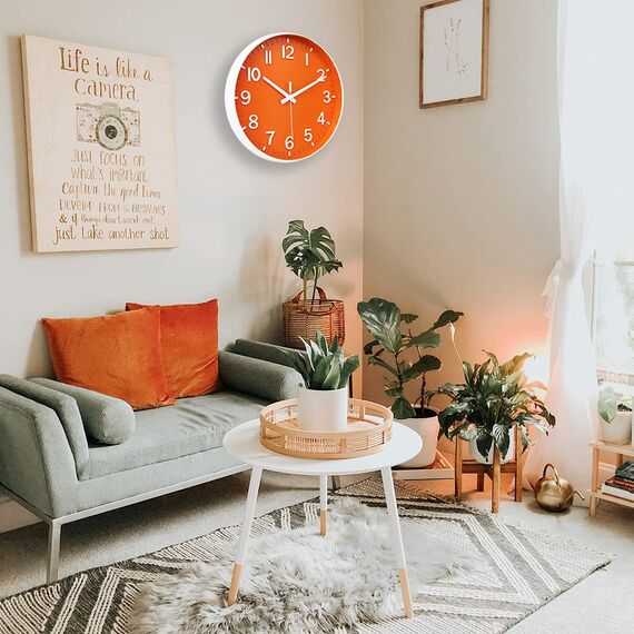 HZDHCLH 30cm Lautlos Wanduhr Schleichende Sekunde mit Arabisch Ziffer ohne Ticken für Dekoration Wohnzimmer, Küche, Büro, Schlafzimmer (Orange)