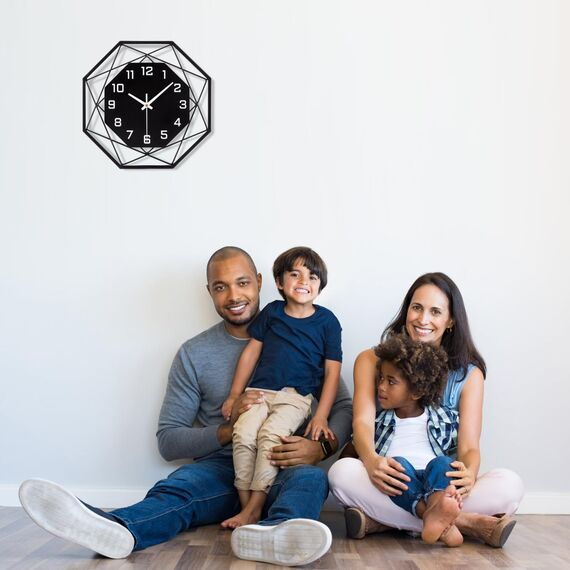 VIVILINEN Wanduhr Ohne Tickgeräusche 30cm Wanduhr aus Schmiedeeisen MDF Quarzuhr Modern Batteriebetriebene Uhr Lautlos für Wohnzimmer Schlafzimmer 30x30cm