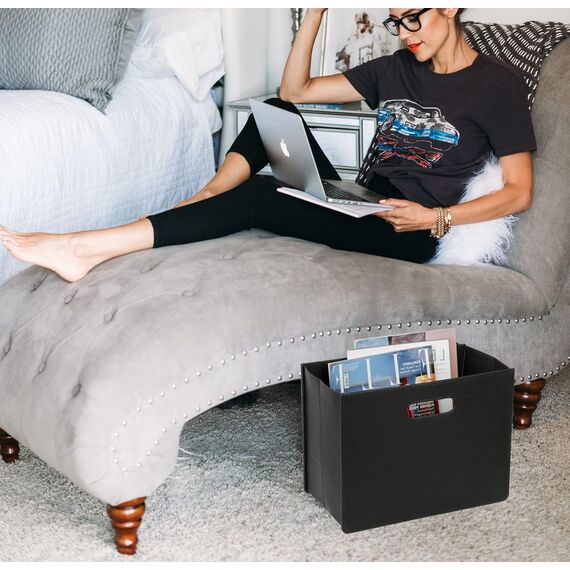 HofferRuffer Zeitungskorb aus Leder mit Griff, Zusammenklappbarer Zeitschriftenkorb Ständer 35 x 19 x 27 cm, Zeitungenaufbewahrung Organizer Schwarz