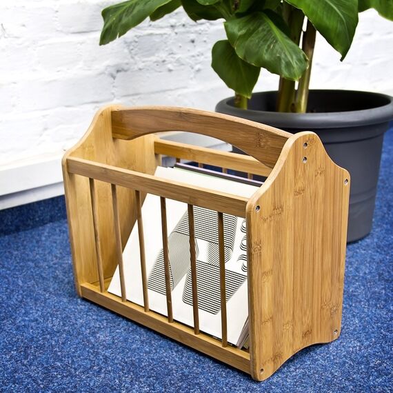 Relaxdays Zeitungsständer aus robustem Bambus mit Henkel als platzsparender Magazinhalter mit Tragegriff zum Transportieren für Zeitungen, Zeitschriften, Kreuzworträtsel HBT: 33 x 42 x 21 cm, natur