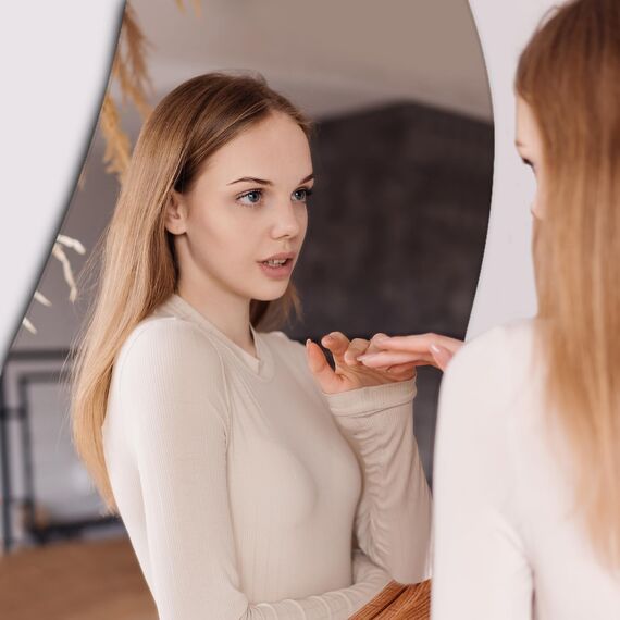 Muzilife 160x60cm Asymmetrischer Standspiegel Ganzkörperspiegel, Rahmenloser Spiegel Unregelmäßiger Großer Wandspiegel mit MDF-Rückwand, Deko für Wohnzimmer Flur Eingang Wand