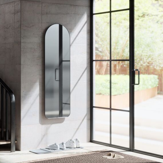 Umbra Hubba gewölbter bodenlanger Spiegel mit Metallrahmen, anlehnbar oder zur Wandmontage, moderner Stil für Schlafzimmer, Badezimmer, Eingangsbereich und mehr, 157 x 51 cm, Titan