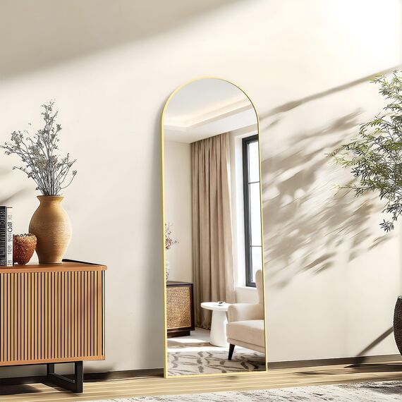 KOCUUY Bogen Standspiegel, 147 x 47 cm Großer Gewölbter Ganzkörperspiegel, Groß Wandspiegel mit Gold Aluminium Rahmen, Hängend, Stehend, Kippbar, für Wohnzimmer, Schlafzimmer und Flure