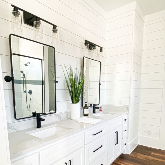 TEHOME, Matt Schwarz Pivot Badezimmer Vanity Spiegel, Farmhouse Stil, Neigbar, Abgerundeter Metallrahmen, Pivot Spiegel mit Abgeschrägtem Spiegel, Gesamtgröße 68,9 x 89,9 cm (Spiegel 58,4 x 89,9 cm)