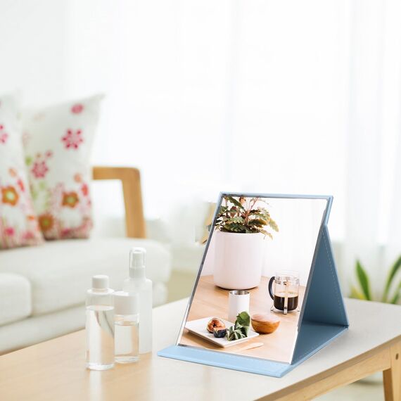 ZBEIVAN Tragbarer, faltbarer Make-up-Spiegel, rahmenlos, PU-Leder, Schreibtischspiegel mit Ständer, für Camping, Reisen, Tischplatte, persönlich, Blau