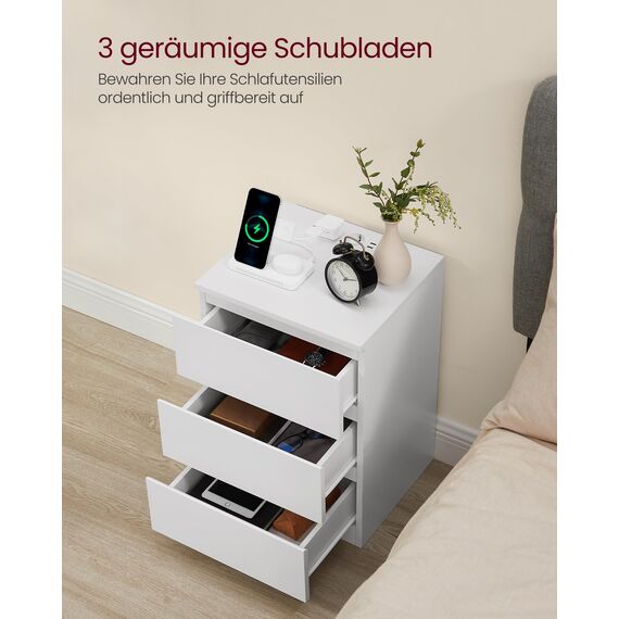 VASAGLE Kailyn Kollektion - Nachttisch mit Steckdosenleiste, Beistelltisch, 3 Schubladen, 2 AC-Steckdosen, 2 USB-A-Anschlüsse, modern, wolkenweiß LET631W14