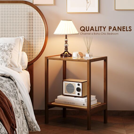 Bamworld Rattan Beistelltisch Wohnzimmer Glasstop Nachttisch Boho Beistelltisch 2-stöckig mit Stauraum Mid Century Moderner Nachttisch für kleine Räume schmaler Couchtisch Bambus
