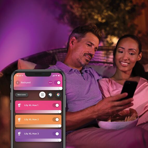 Philips Hue White & Color Ambiance Lily Gartenstrahler [nur Erweiterung], Außenleuchte erfordert Hue Bridge + Base Kit (separat erhältlich), Spot funktioniert mit Alexa, Google Assistant & Apple Home