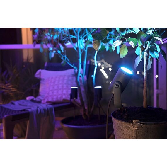 Philips Hue White & Color Ambiance Lily Gartenstrahler Basis Set 3er Pack (1.770 lm), dimmbare Außenleuchten mit 16 Millionen Farben, smarte Lichtsteuerung über Sprache oder App, schwarz