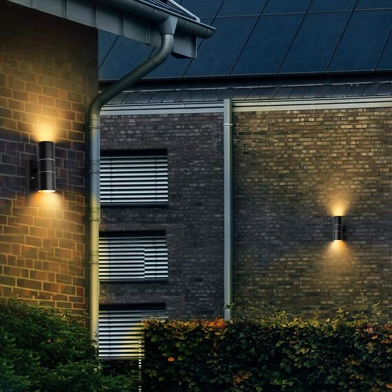 Unikcst LED Wandlampe mit Dämmerungsschalter Aussen Up Down Wandleuchte mit Lichtsensor IP44 Aussenlampe Schwarz inkl. 2x 5W GU10 Warmweiß Glühbirne,1 Stück