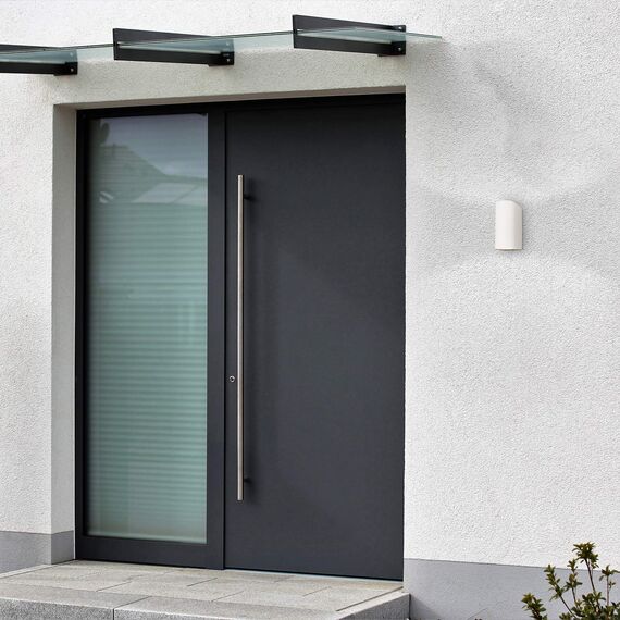 B.K.Licht - Wandlampe mit warmweißer Lichtfarbe, GU10 Fassung, je 5 Watt, 400 Lumen, Aussenlampe, Wandleuchte aussen, LED Strahler außen, Außenleuchte, Außenwandleuchten, 15,1x6,7x9,2 cm, Weiß