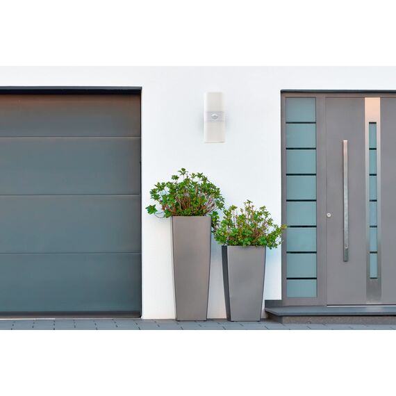 HUBER LED Wandlampe mit Bewegungsmelder 140° 20W, 3300lm I IP65 geschützte LED Außenleuchte mit Bewegungssensor I Wandleuchte innen, Tube, weiß