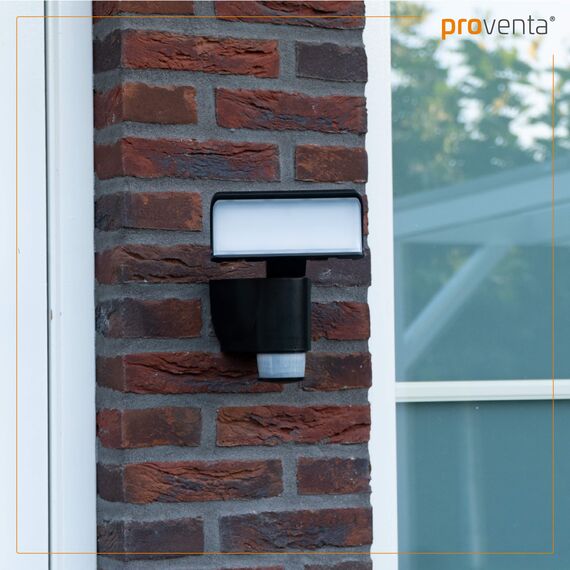 Proventa LED-Strahler, autom. Bewegungsverfolgung 180° Schwenkbereich 270°, Bewegungsmelder 4000 K, 18W 1200 Lm IP44 schwarz
