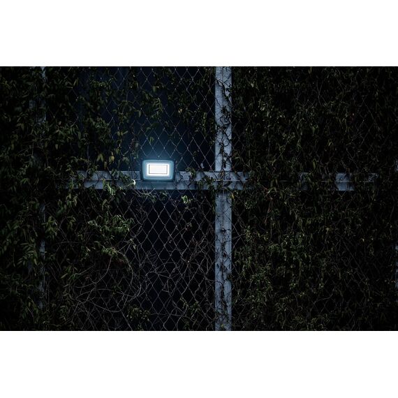 Brennenstuhl LED Strahler JARO 20060, Leuchte 150W für außen (Außenstrahler zur Wandmontage, Fluter 17500lm aus Aluminium, IP65)