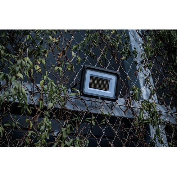 Brennenstuhl LED Strahler JARO 20060, Leuchte 150W für außen (Außenstrahler zur Wandmontage, Fluter 17500lm aus Aluminium, IP65)
