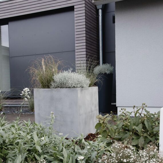 VIVANNO Pflanzkübel Fiberglas Block Frostsicher - 60x60x60 cm - Beton-Design Grau - Blumenkübel Quadratisch für Draußen und Drinnen