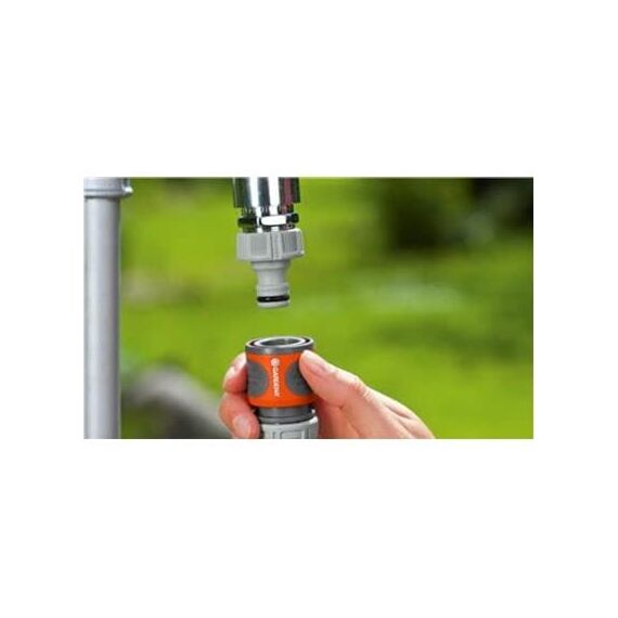 Gardena Grundausstattung mit Anschlussteilen für 13 mm (1/2 Zoll)- und 15 mm (5/8 Zoll)-Schläuche: Wasserhahn Anschluss-Set mit Reinigungsspritze (18291-20)