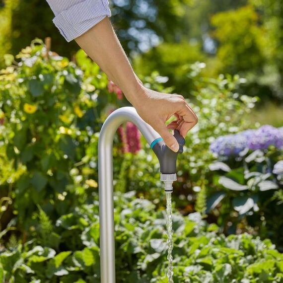Gardena Sprinklersystem Pipeline Garten-Wasserhahn: Schwenkbarer Hahn, Anti-Splash Hahnverbinder, Regulier- und Absperrventil, Montage ohne Werkzeug (08252-20)