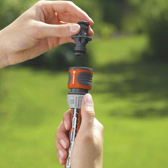 Gardena Kupplung: Verbindungsteil zur sicheren Verbindung zweier Schläuche, auch zum Übergang von 19 mm (3/4 Zoll)- auf 13 mm (1/2 Zoll)-Schläuche (931-50)