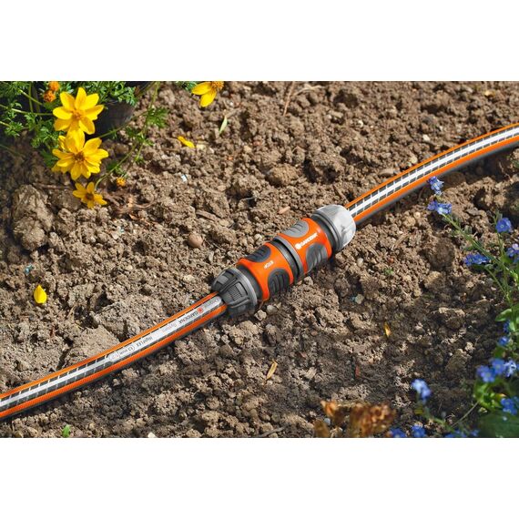 Gardena Kupplung: Verbindungsteil zur sicheren Schlauchverbindung, Verbindung zweier Schläuche zur Verlängerung, zum Übergang von 19 mm (3/4)- auf 13 mm (1/2)-Schläuche, verpackt (2931-20)