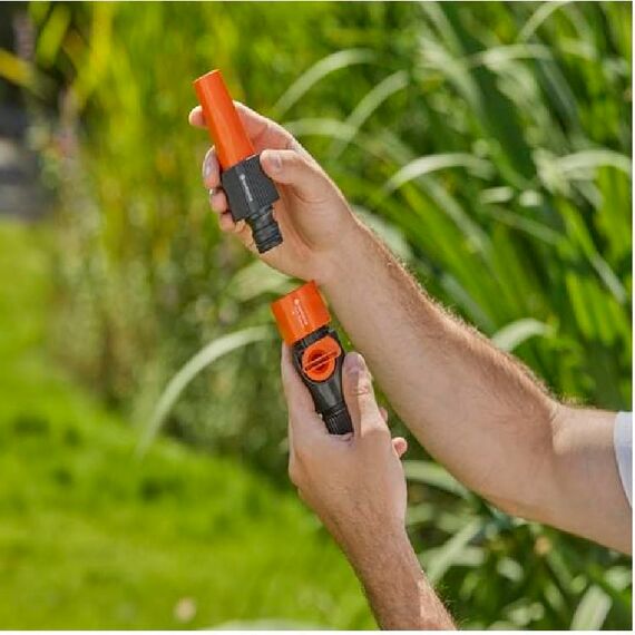 Gardena Regulierstop: Anschlussteil zum Wechsel der Anschlussgeräte, insbesondere bei hohem Wasserdruck, Regulierung und Absperrung des Wasserdurchflusses, Einsatz am Schlauchende, verpackt (2942-20)