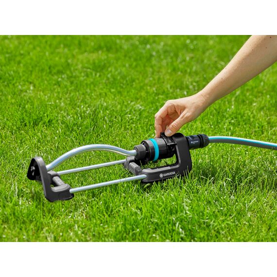 Gardena Ecoline Viereckregner: Rasensprenger zur Bewässerung von Flächen von 90 bis 220 m², Reichweite 7 bis 17 m, Sprengbreite bis 13 m, hergestellt aus recyceltem Material (18920-20)