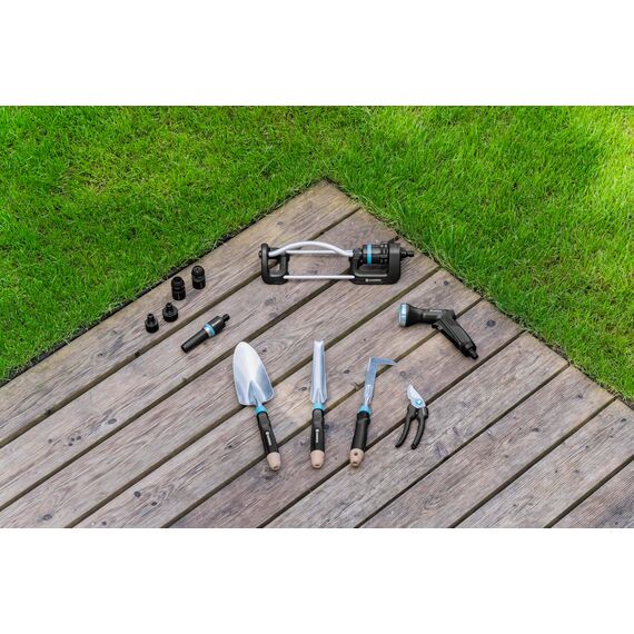 Gardena Ecoline Viereckregner: Rasensprenger zur Bewässerung von Flächen von 90 bis 220 m², Reichweite 7 bis 17 m, Sprengbreite bis 13 m, hergestellt aus recyceltem Material (18920-20)