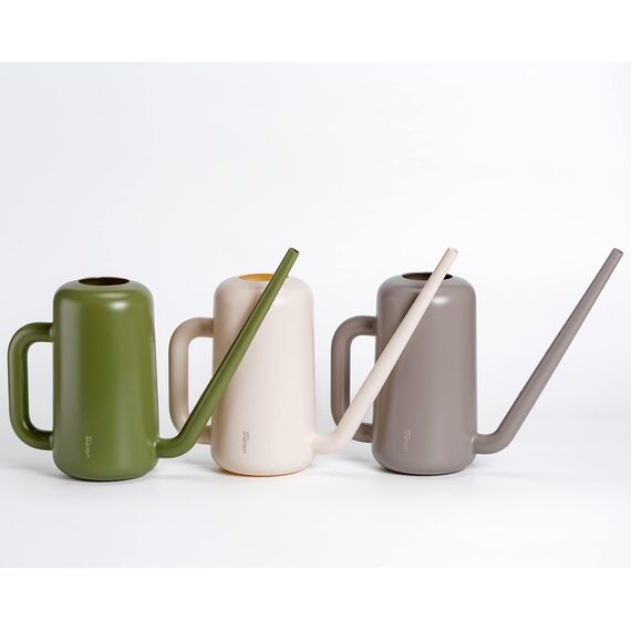 Plastia Gießkanne klein für den Zimmerpflanzen 1,8 L - Blumengießkanne aus recyceltem Kunststoff - Giesskanne mit langem Ausgießer für einfache Bewässerung, Taupe