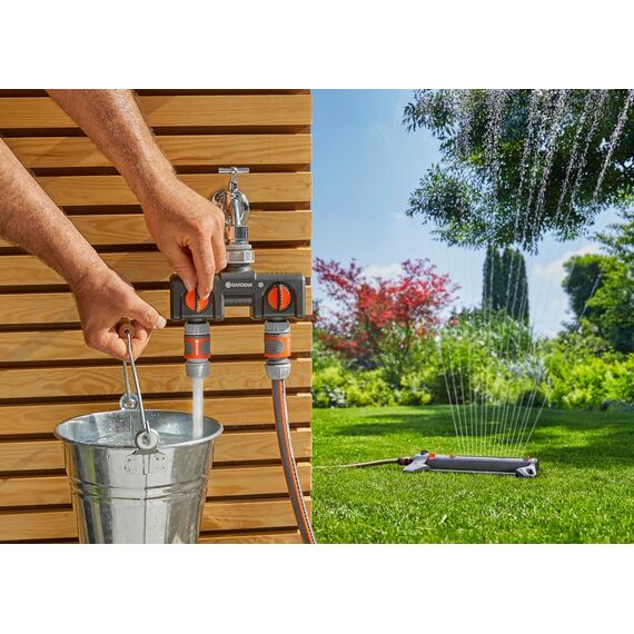 Gardena 2-Wege-Verteiler: Anschlussmöglichkeit für 2 Geräte an den Wasserhahn, passend zu Gardena Bewässerungscomputern & -uhren, Wasserdurchfluss regulier- und absperrbar (8193-20)