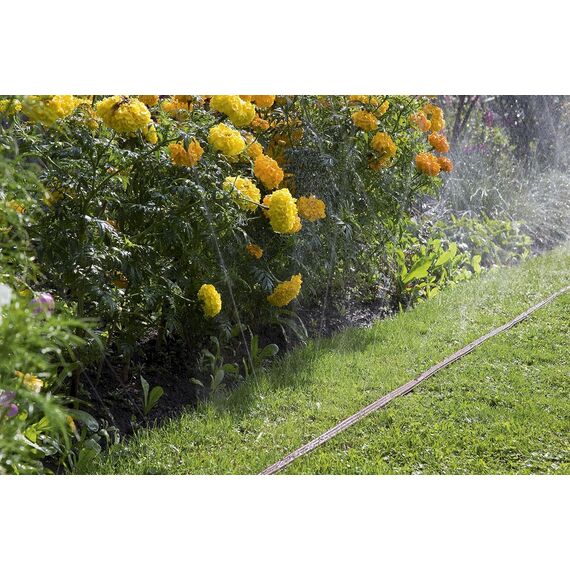 Gardena Schlauch-Regner: Feiner Sprühregner für die Bewässerung länglicher, schmaler Zonen, Länge 15 m, anschlussfertig ausgestattet, braun, individuell verkürz- oder verlängerbar (1999-20)