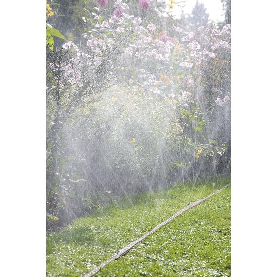 Gardena Schlauch-Regner: Feiner Sprühregner für die Bewässerung länglicher, schmaler Zonen, Länge 15 m, anschlussfertig ausgestattet, braun, individuell verkürz- oder verlängerbar (1999-20)