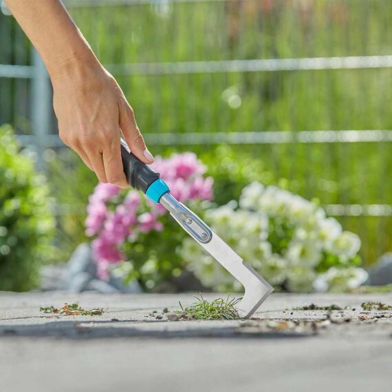 Gardena EcoLine Fugenkratzer: Zum gründlichen Reinigen von Fugen, geeignet für Pflastersteine, Mauerkanten und Plattenfugen, beidseitiges Messer aus rostfreiem Edelstahl (17704-20)