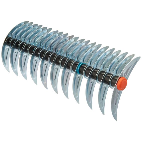 Gardena combisystem-Schneidrechen: Rechen zur Beseitigung von Moos und Rasenfilz, 35 cm Arbeitsbreite, aus hochwertigem Qualitätsstahl, auch zum Rechen von Unrat und Steinen geeignet (3392-20)