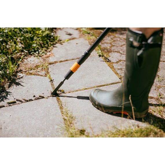 Fiskars Fugenkratzer, Fugenreiniger, Gerätekopf, Länge: 25 cm, Breite: 7 cm, Stahl-Klinge, Schwarz/Orange, QuikFit, 1000687