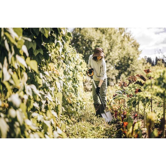 Fiskars Gärtnerspaten für weiche, steinarme Böden, Rund, Länge: 120 cm, Verstärktes Borstahl-Blatt, Schwarz/Orange, Xact, 1066730