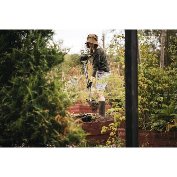 Fiskars Gärtnerspaten, Rund, Spaten für weiche, steinarme Böden, Länge: 125 cm, Hochwertiger Borstahl, Grau/Schwarz, Ergonomic, 1070640