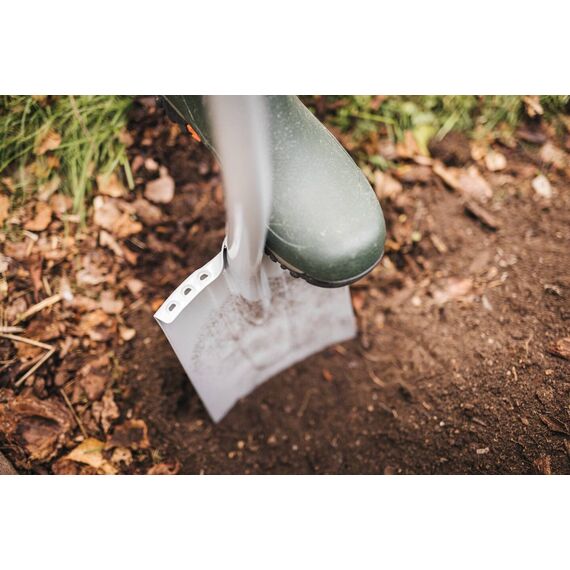 Fiskars Teleskop-Spaten für weiche, steinarme Böden, Rund, Länge: 111 - 130 cm, Verstärktes Borstahl-Blatt, Schwarz/Orange, Xact, 1066733