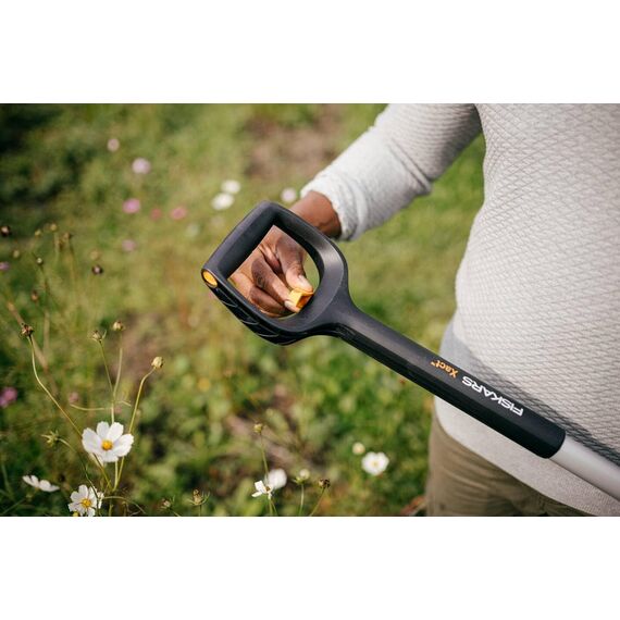 Fiskars Teleskop-Spatengabel für Harte, steinige Böden, Mit 4 Zinken, Länge 1,10 m bis 1,30 m, Hochwertiger Borstahl, Schwarz/Silber, SmartFit, 1070717