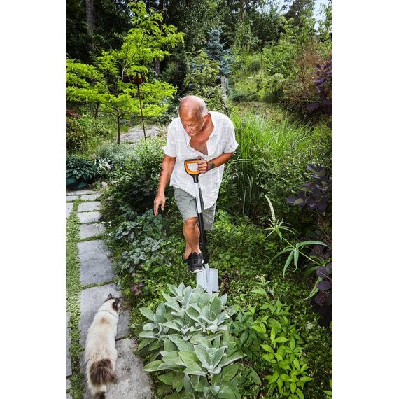 Fiskars Gärtnerspaten für harte, steinige Böden, Spitz, Länge: 120 cm, Verstärktes Borstahl-Blatt, Schwarz/Orange, Xact, 1066729