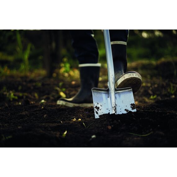 Fiskars Teleskop-Spaten für weiche, steinarme Böden, Spitz, Stiellänge: 1,05 bis 1,25 m, Hochwertiger Borstahl, Schwarz/Silber, SmartFit, 1001567