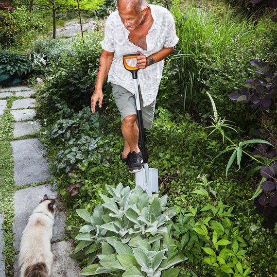 Fiskars Gärtnerspaten für harte, steinige Böden, Spitz, Länge: 120 cm, Verstärktes Borstahl-Blatt, Schwarz/Orange, Xact, 1066729