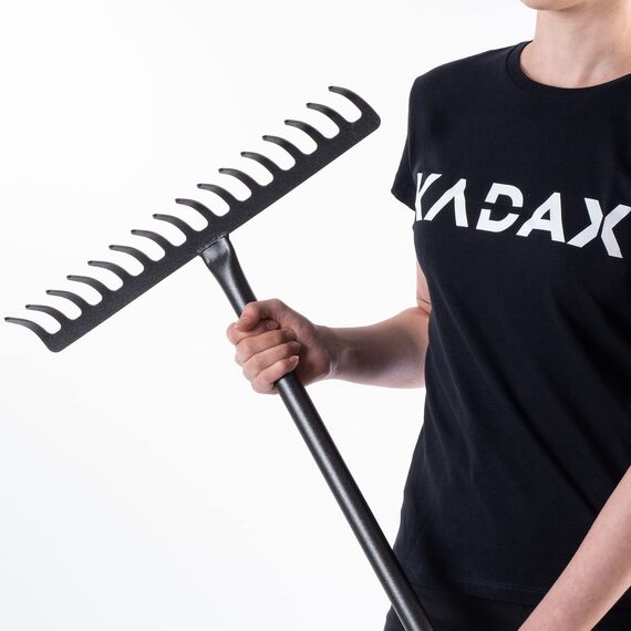 KADAX Rechen, Gartenharke aus Metall, breite Harke mit 154,5 cm langem Metallstiel, Gartengerät zum Jäten, düngen, Gartenrechen für Rasen und Blätter (Rechteckig 16 Zinken)