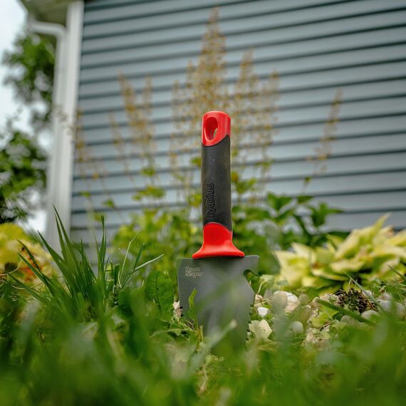 Radius Garden 17011 Root Slayer Carbon Stahl Hand Schaufel und Halfter rot